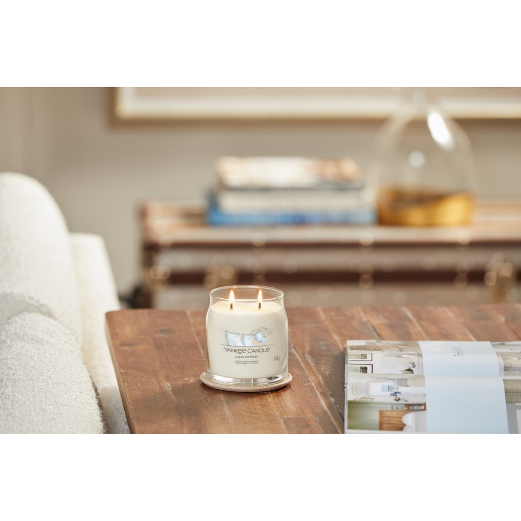 Yankee Candle Geurkaars Clean Cotton Signature Medium