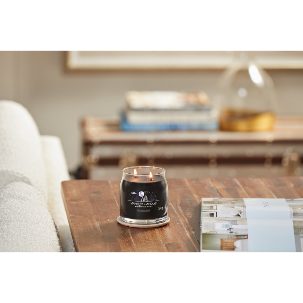Yankee Candle Geurkaars Midsummer’s Night Signature Medium