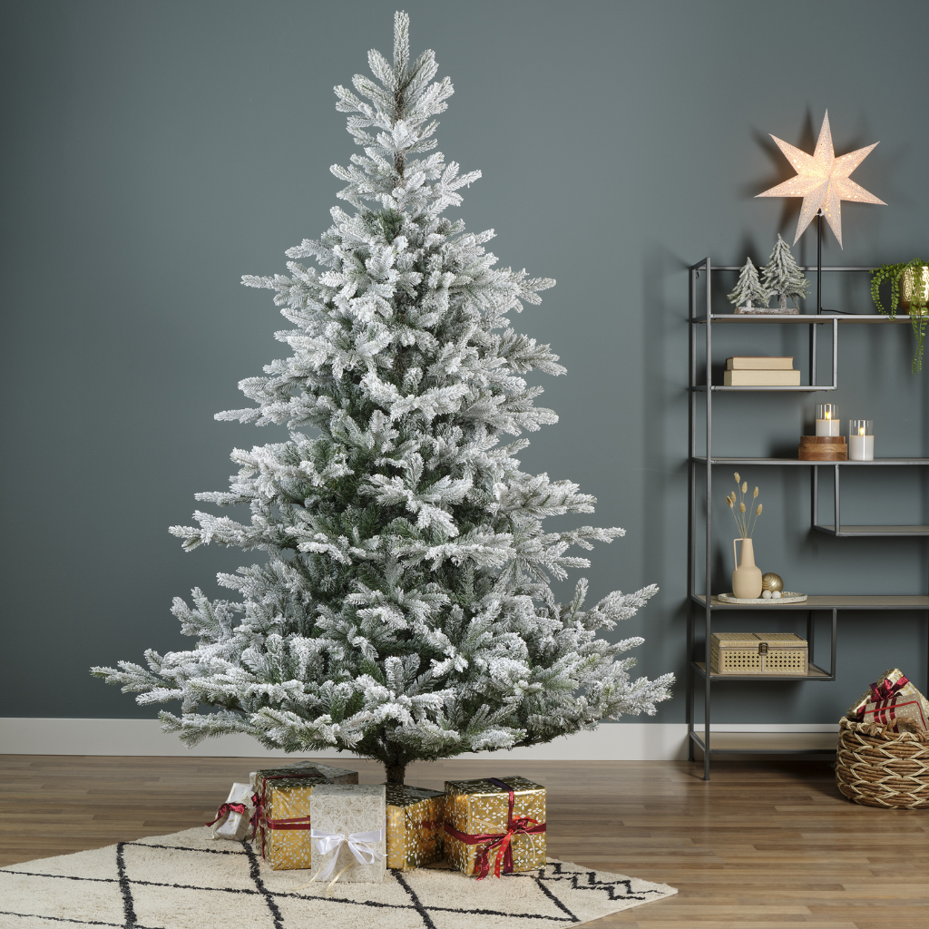 Everlands Kunstkerstboom Grandis Fir Groen Sneeuw 180 x 132 cm