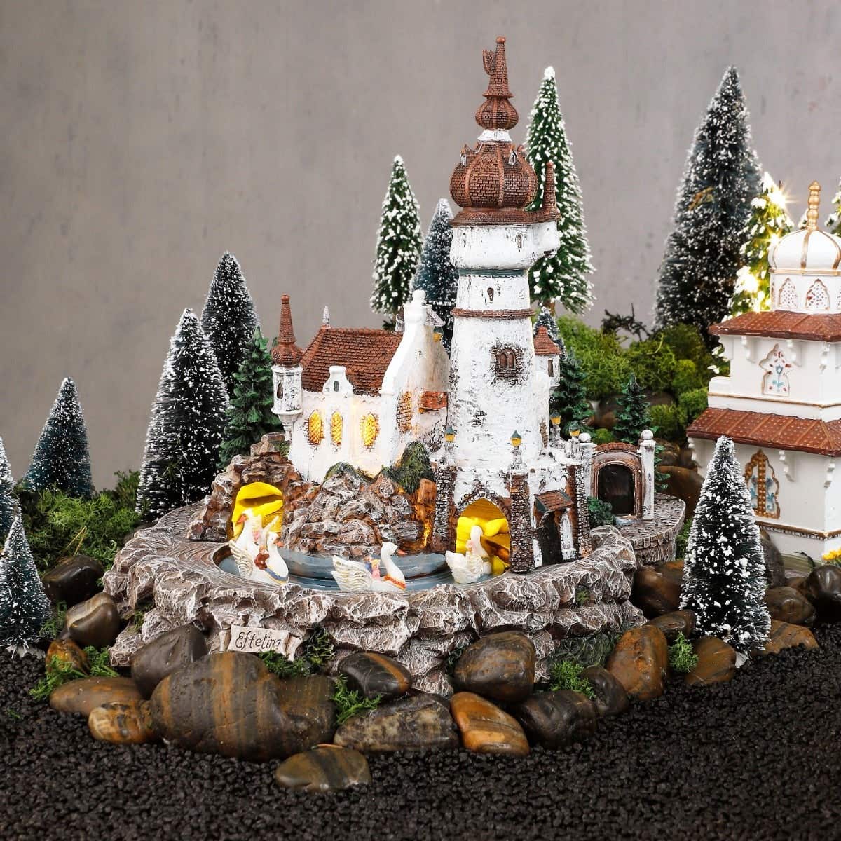 Efteling Zes zwanen 24 x 31 x 27,5 cm