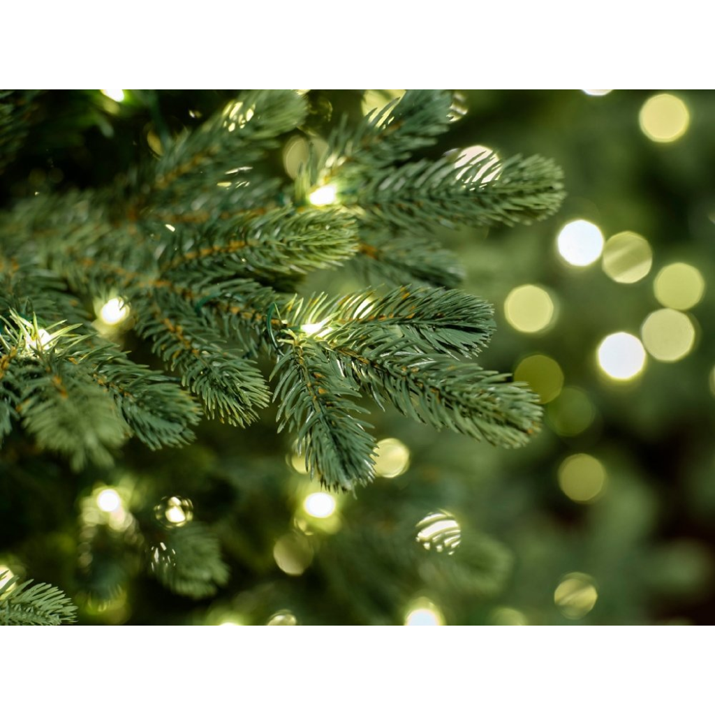 Everlands Kunstkerstboom Geneva Fir Groen met Verlichting 240 x 136 cm